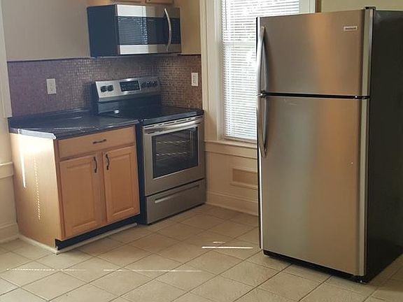 2nd image of 1104 Bainbridge St APT 2