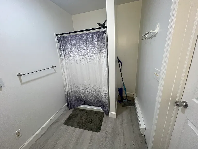360 Glen Ave — Photo 14