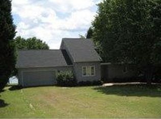 1207 Cherokee Rd, Townville, SC 29689
