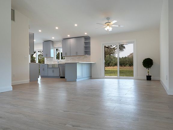 4th image of 38 Ferndale Ln