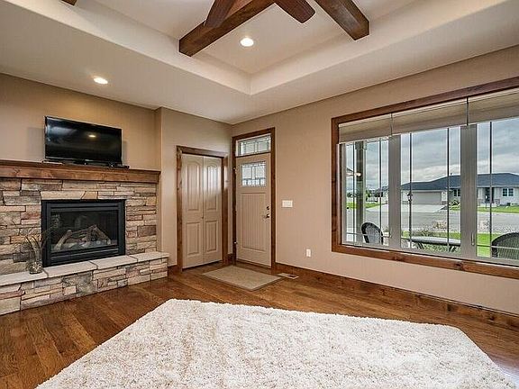 2nd image of 327 Summer Sky Cir