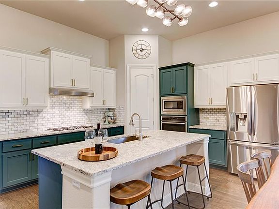 5th image of 11908 Viscaya Way #139
