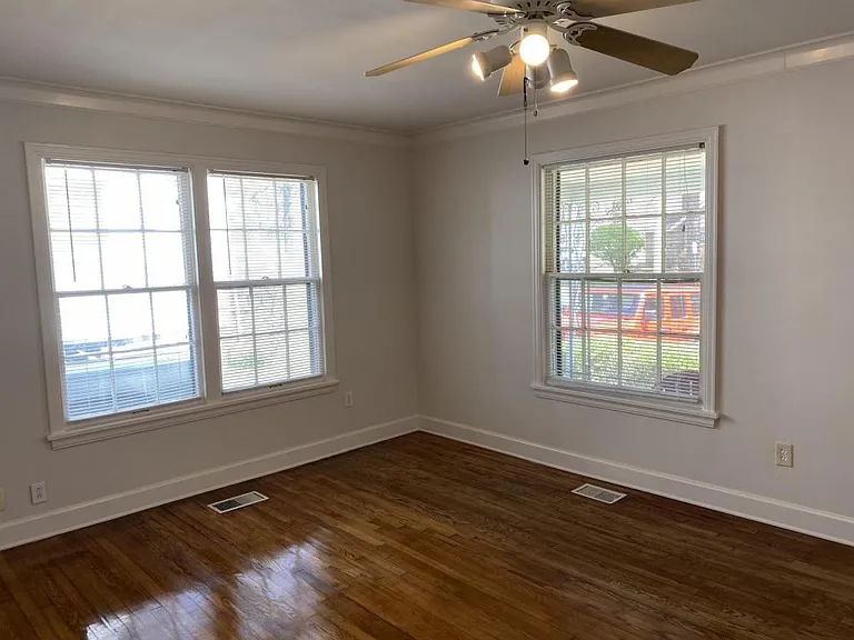 212 Walnut St — Photo 5