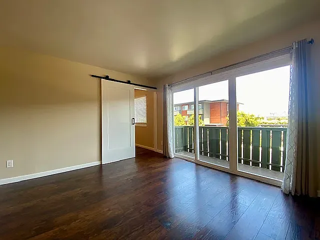 300 Oxford Way #4 — Photo 3