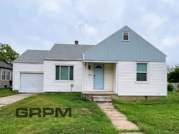 2206 N Monroe St, Hutchinson, KS 67502
