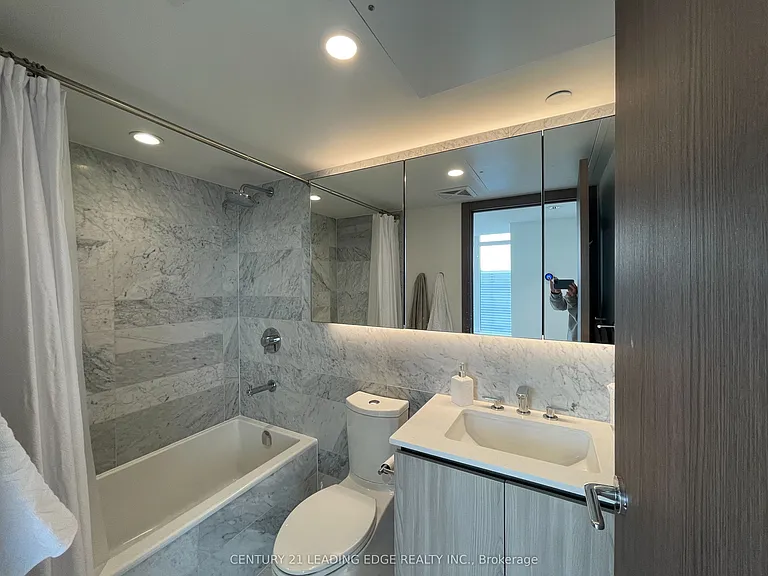 17 Bathurst St #1502 — Photo 11
