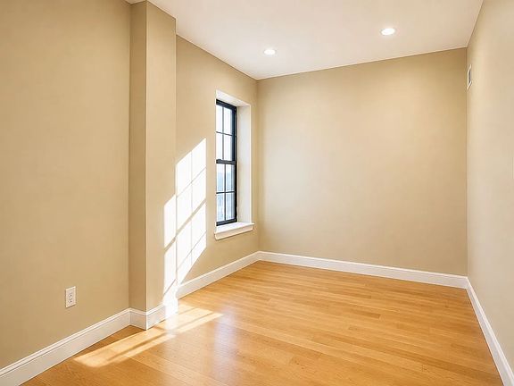 5th image of 279 Halsey St #1B
