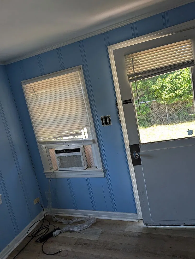329 A & B Palo Alto — Photo 4