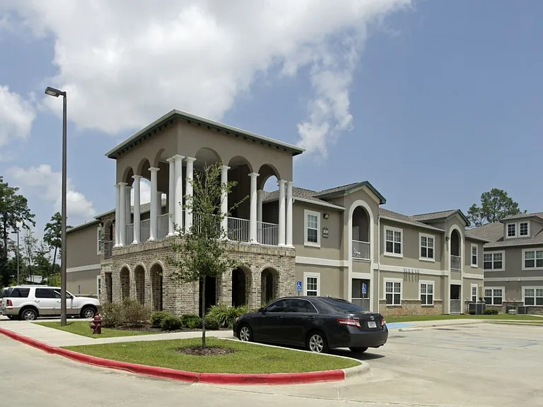 Pine Crest Apartments — Photo 15
