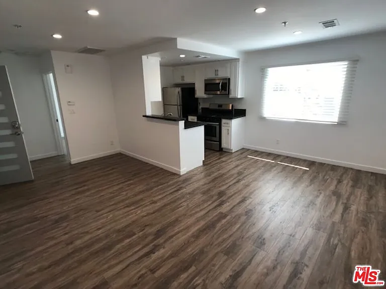 601 N Normandie Ave #6 — Photo 3