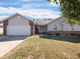 534 Woodlawn St, Marshfield, MO 65706