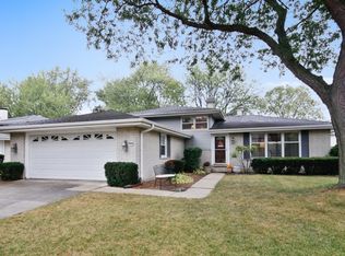 7605 Rohrer Dr, Downers Grove, IL 60516
