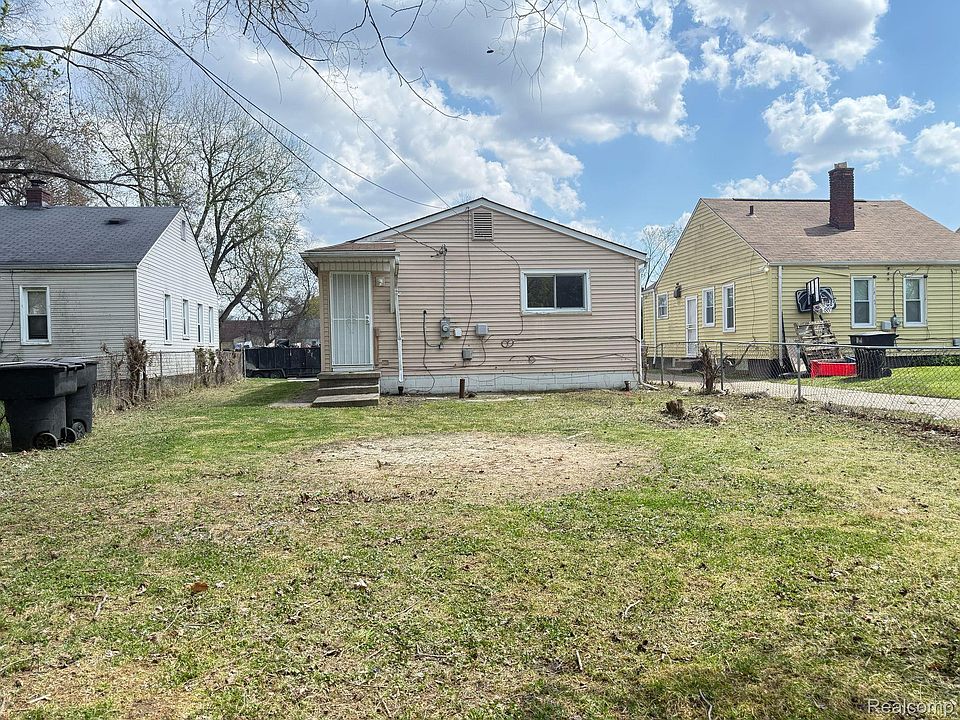 2nd image of 19161 Westbrook St