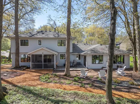 18704 Kristie Ln, Eden Prairie, MN 55346