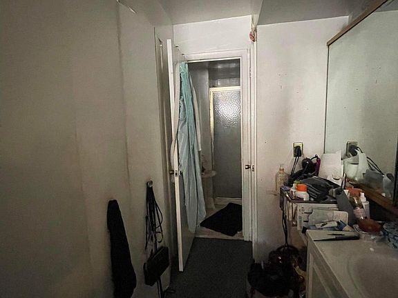 4th image of 7528 E Roosevelt Blvd