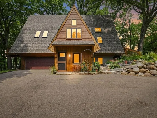 420 Pleasant View Rd, Chanhassen, MN 55317