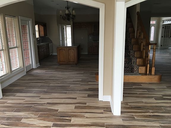 2nd image of 1604 Tallowood Ln