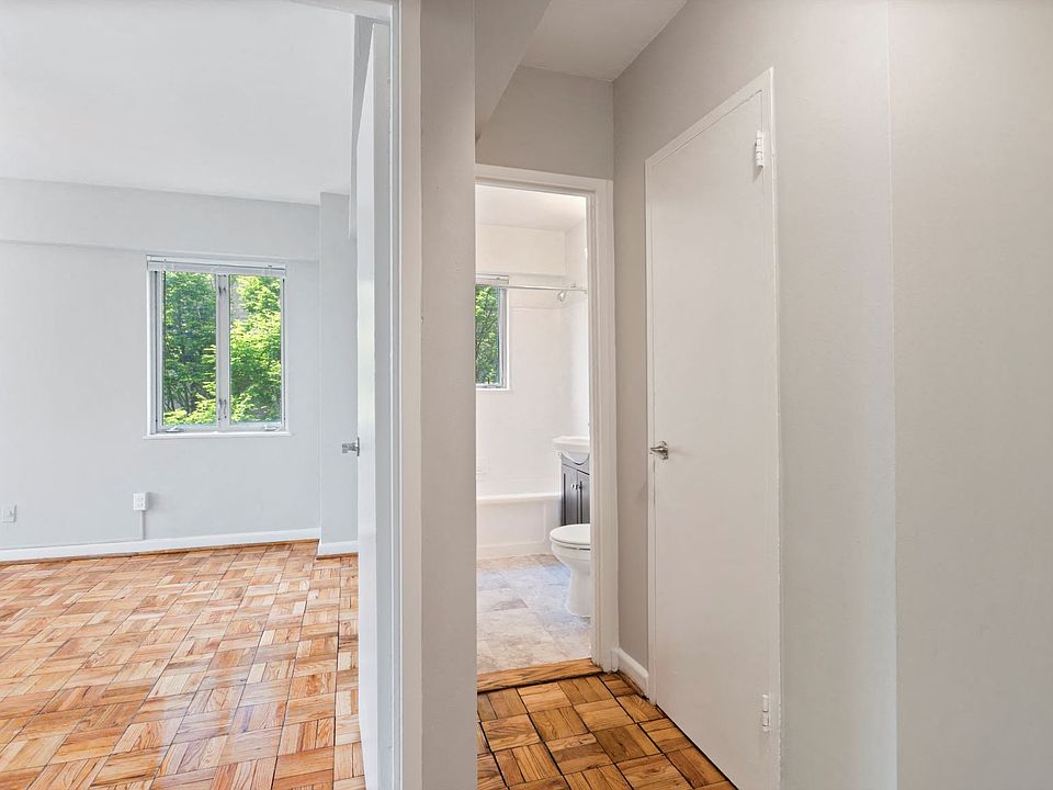 Apartment bedroom and bathroom entryway