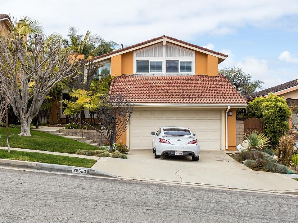 1st image of 25623 Fallenleaf Dr