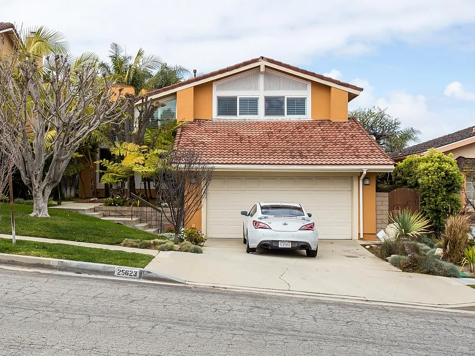 25623 Fallenleaf Dr
