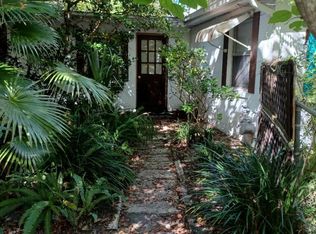 1030 NE 9th St, Gainesville, FL 32601