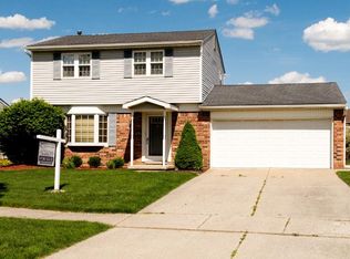 30231 Dover St, Flat Rock, MI 48134