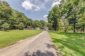 1st image of 135 Little Creek Ln