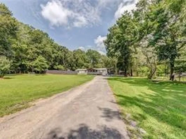 135 Little Creek Ln, Resaca, GA 30735