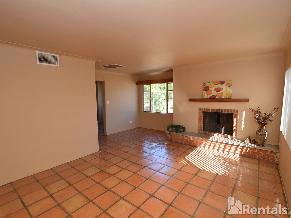 2nd image of 3113 E Bermuda St