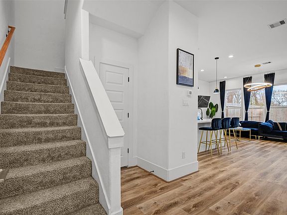 2nd image of 3344 Francis St