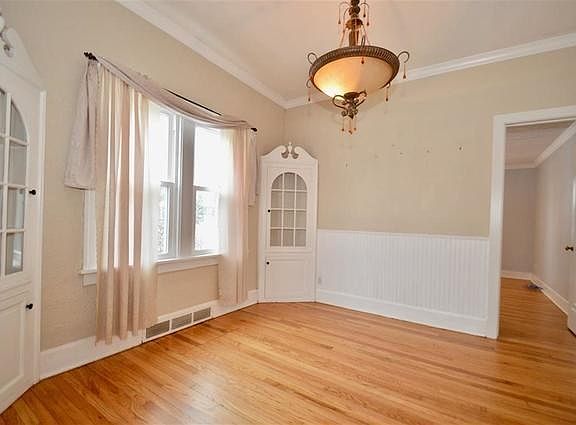 5th image of 1015 Garfield Ave
