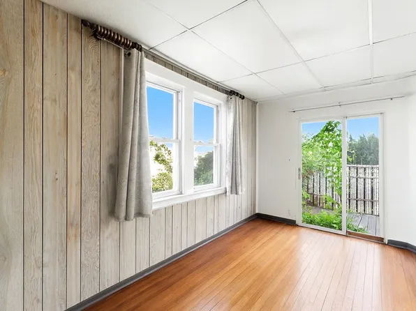 96-20 160th Avenue image 12 of 19