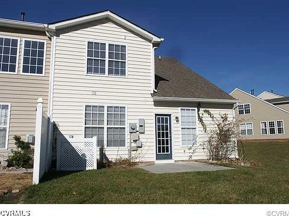 3rd image of 861 Parkland Pl