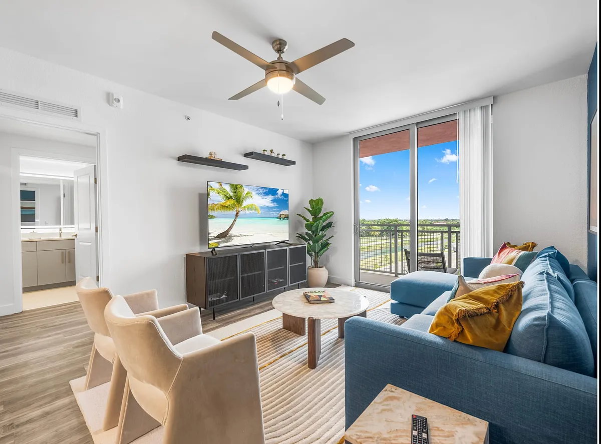 Building Photo - 26900 SW 145th Ave #2