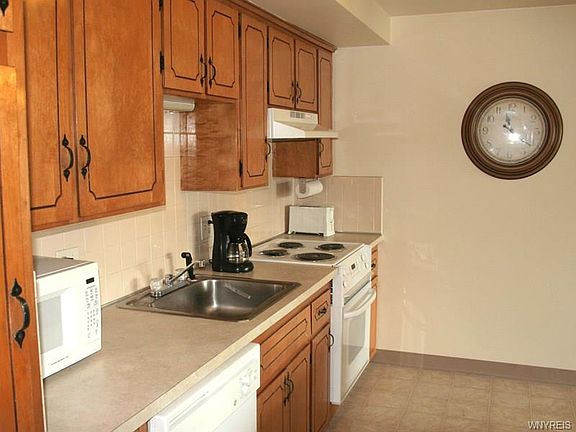 3rd image of 1950 Sheridan Dr #190010