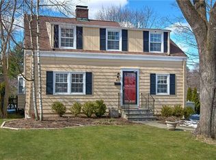 40 Tamarack Rd, Port Chester, NY 10573