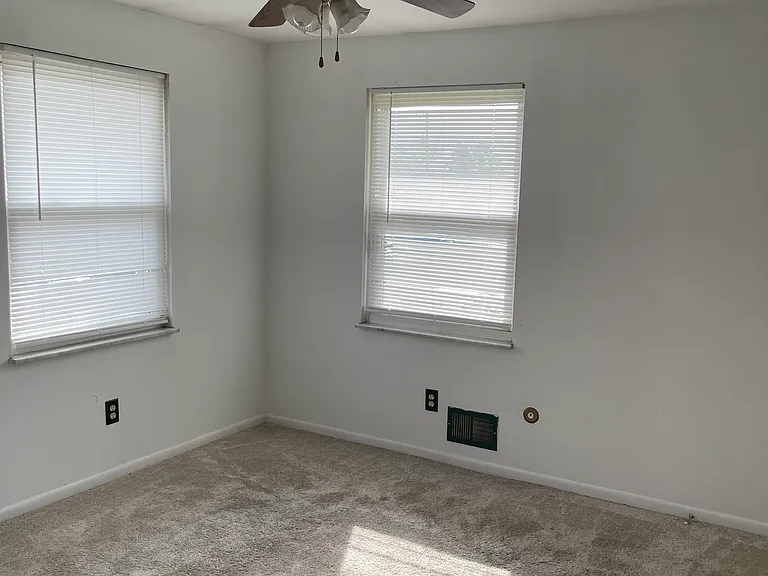 1746 Pine Tree St S #H — Photo 5