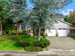 32500 Newcastle Dr, Black Diamond, WA