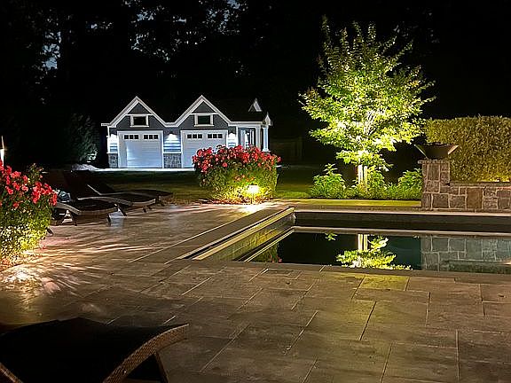 5th image of 25 Huntting Ln