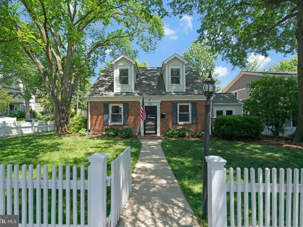 905 Ramsey St, Alexandria, VA 22301
