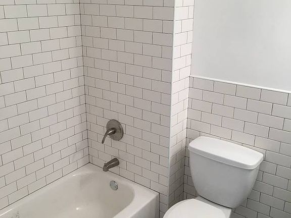 3rd image of 15605 77th St #1