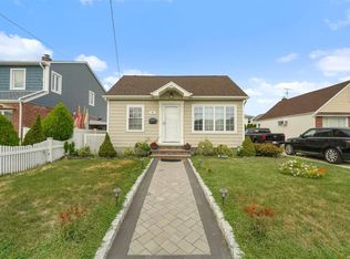 55 Saint Johns Ave, Valley Stream, NY 11580