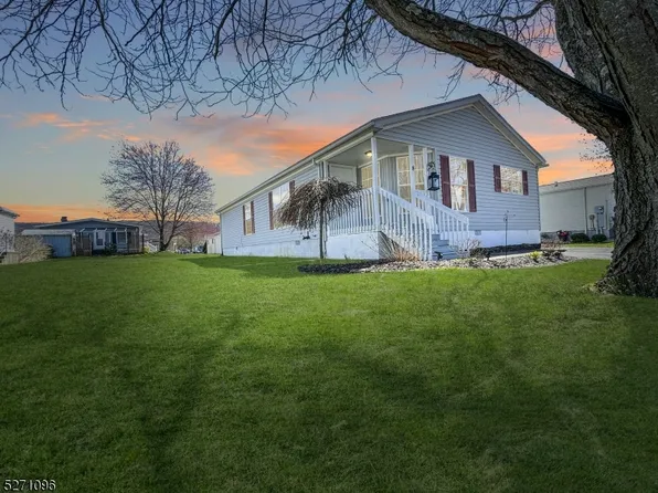 8 Clover Lane, White Twp., NJ 07823