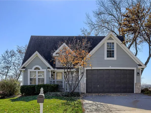 11113 NW 55th St, Parkville, MO 64152