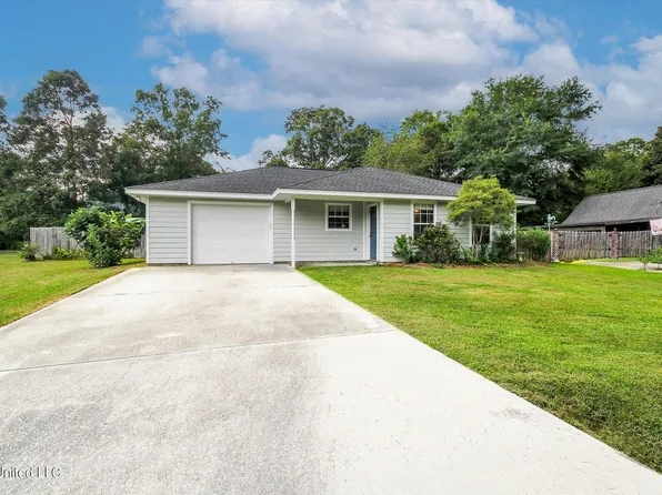 998 Pahoa Ct, Diamondhead, MS 39525
