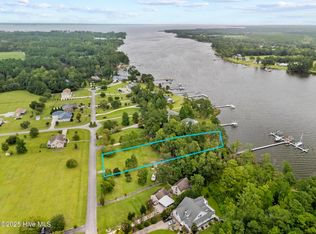 121 Spinnaker Ln, Havelock, NC 28532