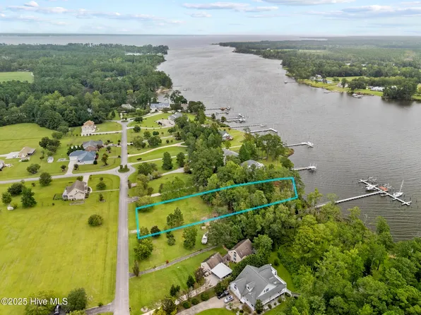 121 Spinnaker Lane, Havelock, NC 28532