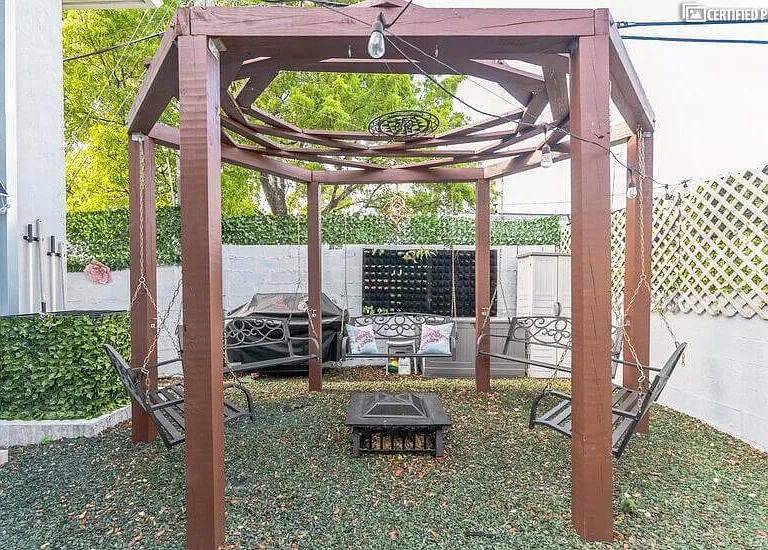 NW 19th Ct — Photo 26