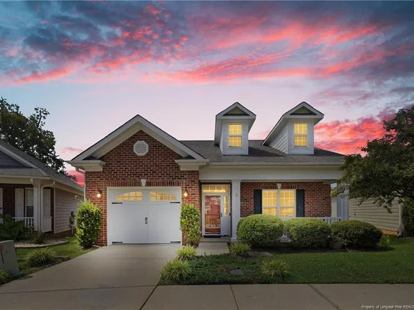 833 Falling Creek Ln, Fayetteville, NC 28304
