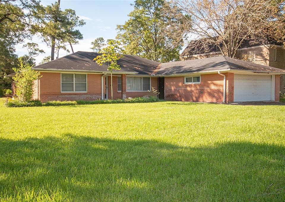 3-3 rehab or tear down and build your dream in Timber Crest